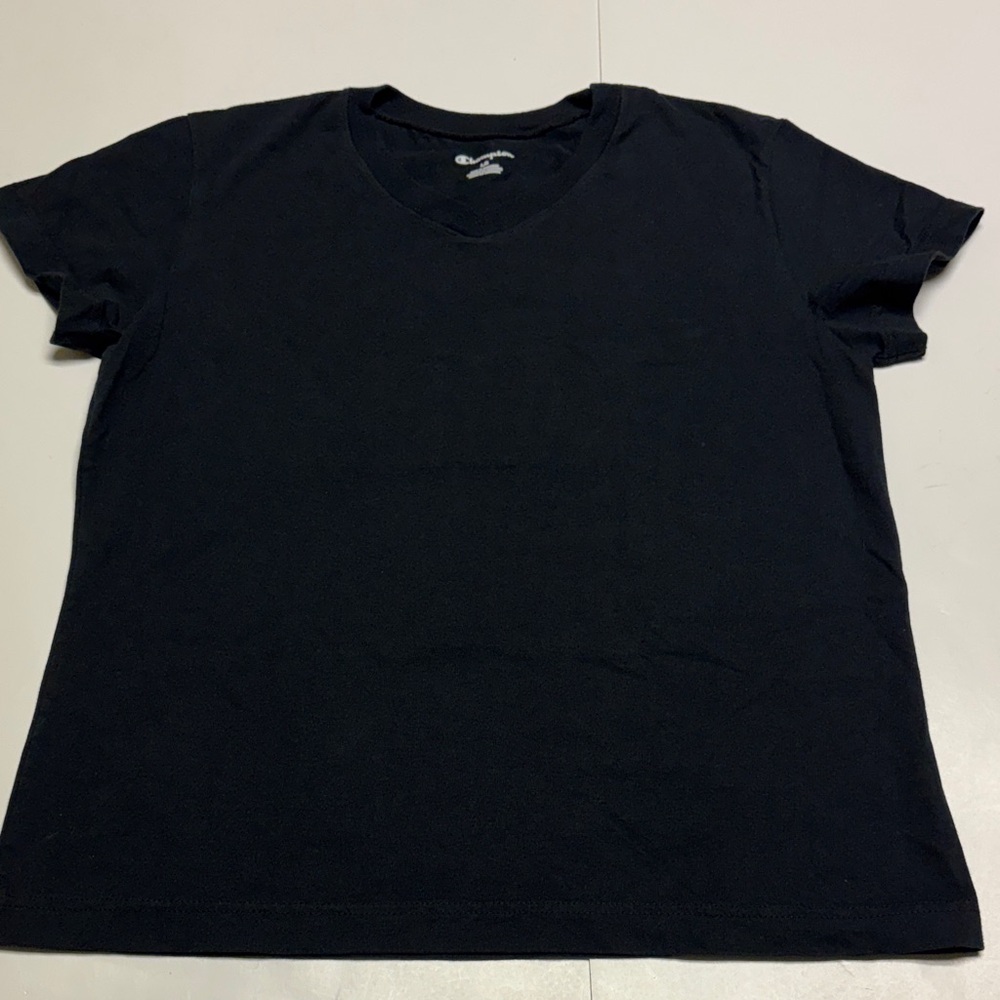 Champion women’s black V-neck T-shirt size large